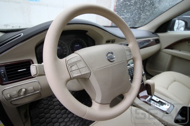Volvo S80     