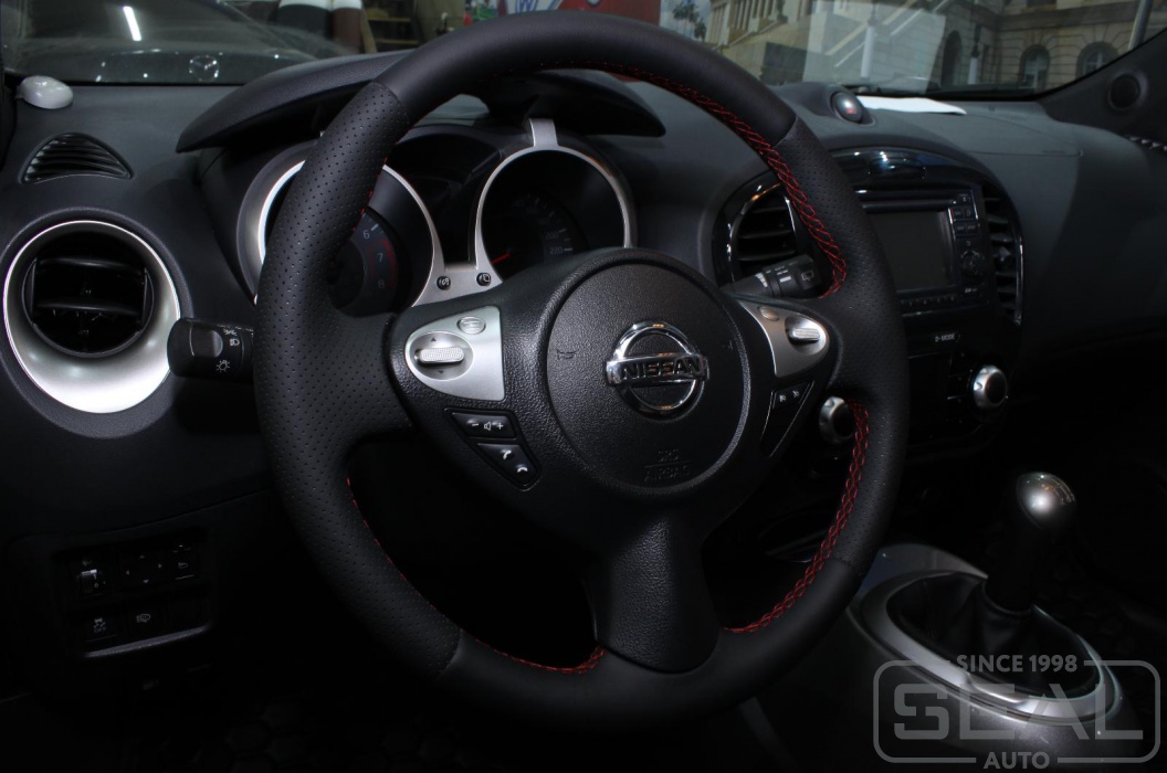 Руль nissan juke. Рулевая рейка на nissan juke 2011. Ниссан жук рулевые. Оплетка на руль ниссан жук мягкая. Ниссан жук рулевые.