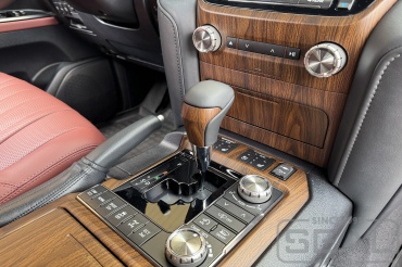 Toyota Land Cruiser 200   