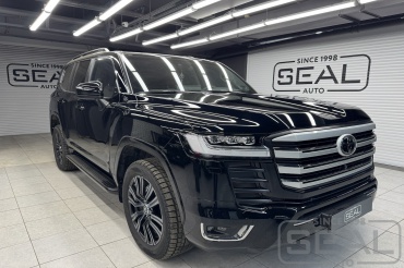 Toyota Land Cruiser 300    