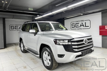 Toyota Land Cruiser 300     