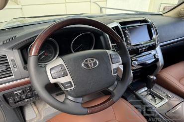 Toyota Land Cruiser 200  